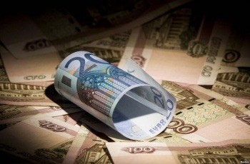 Неделя началась для российского рубля с «черного понедельника»